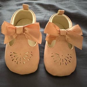 CUTE infant shoes with bow tie!